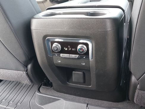 Used 2022 GMC Yukon XL AT4 AWD/4WD image 12