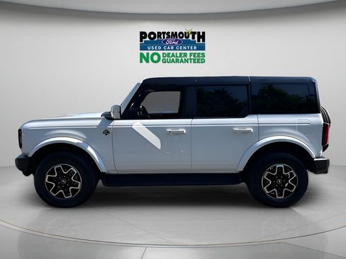 Used 2025 Ford Bronco Outer Banks AWD/4WD image 2