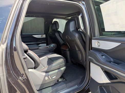 New 2026 Lincoln Navigator L Black Label AWD/4WD image 23