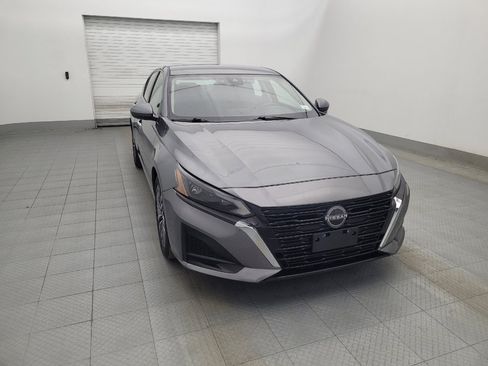 Used 2023 Nissan Altima 2.5 SV image 14