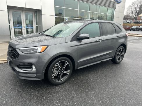 Used 2022 Ford Edge ST w/ Equipment Group 401A image 2