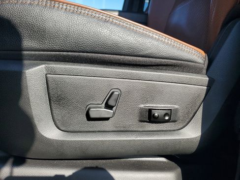 Used 2024 RAM 2500 Limited image 12