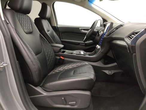 Used 2024 Ford Edge Titanium image 21