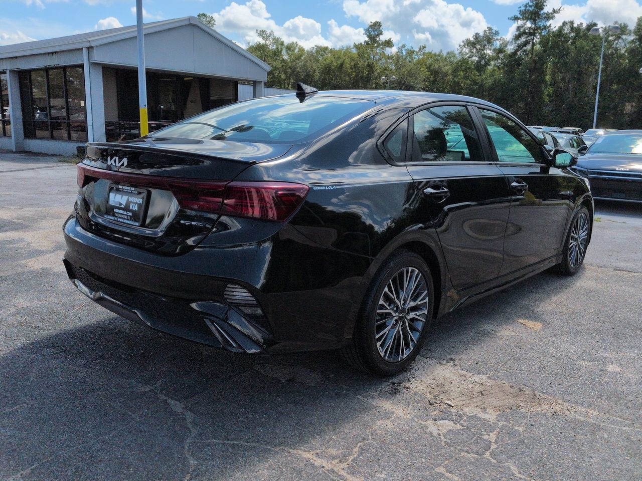 Used 2024 Kia Forte GT-Line w/ GT-Line Premium Package FWD image 5