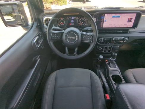 Used 2024 Jeep Wrangler Unlimited Sport AWD/4WD image 17