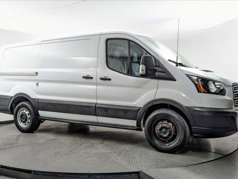 Used 2019 Ford Transit 150 130 Low Roof RWD image 9