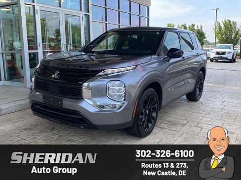 Used 2023 Mitsubishi Outlander SE Black Edition AWD/4WD image 1