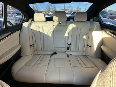 Used 2018 BMW 530i w/ Premium Package image 16