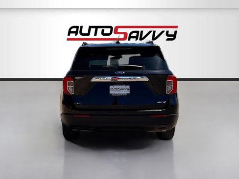 Used 2024 Ford Explorer XLT AWD/4WD image 6