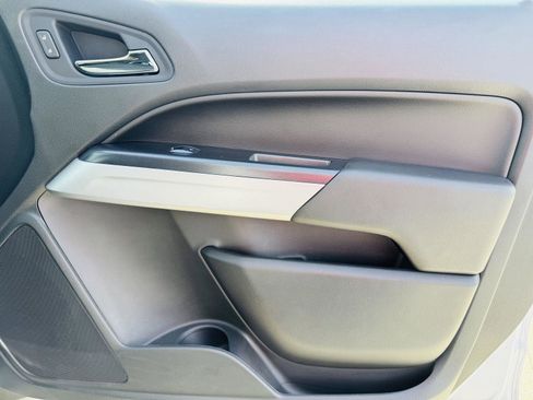 Used 2021 Chevrolet Colorado LT w/ LT Convenience Package image 28