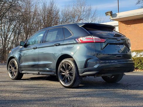 Used 2023 Ford Edge SE w/ Black Appearance Package image 3