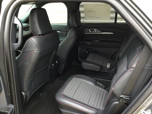 New 2026 Ford Explorer ST-Line image 6