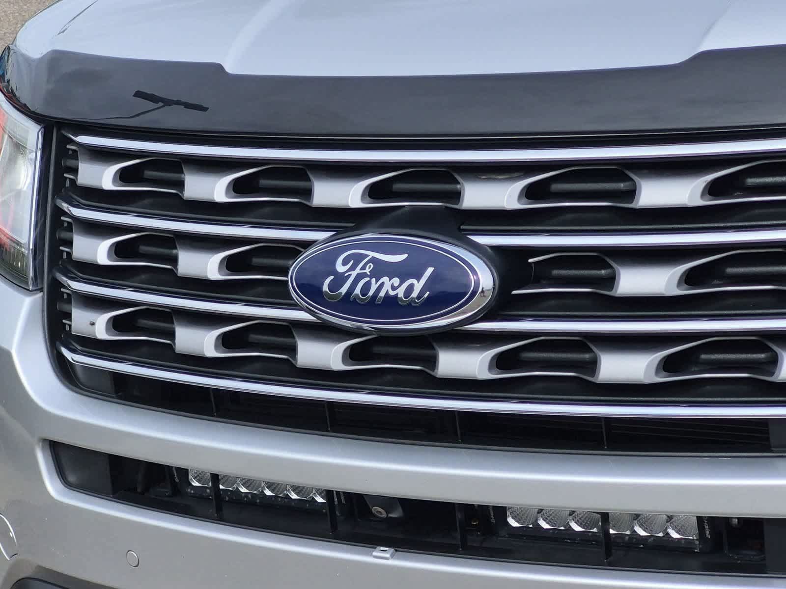 Used 2017 Ford Explorer Limited w/ Equipment Group 301A AWD/4WD image 12