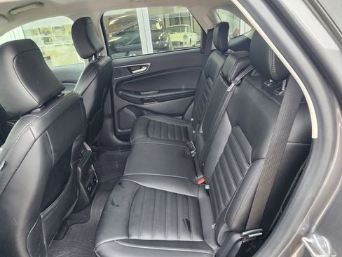 Used 2022 Ford Edge SEL w/ Convenience Package image 12
