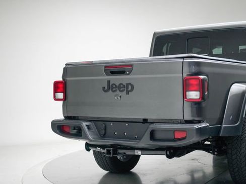 Used 2025 Jeep Gladiator Sport AWD/4WD image 12