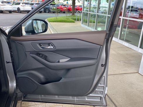 Certified 2023 Nissan Rogue SV w/ SV Premium B Package AWD/4WD image 23