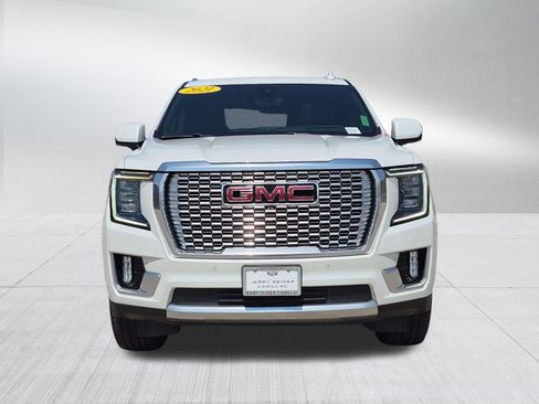 Used 2021 GMC Yukon Denali w/ Denali Premium Package AWD/4WD image 9