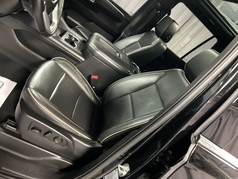 Used 2023 GMC Yukon SLT image 12