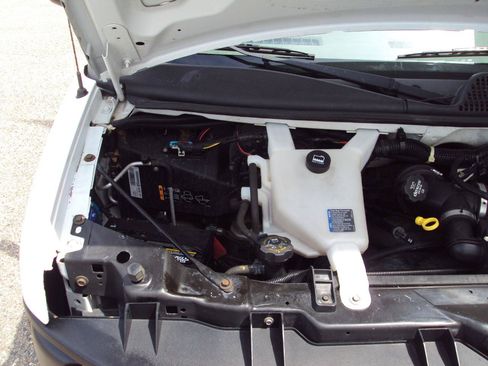 Used 2014 Chevrolet Express 1500 AWD image 31