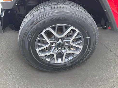Used 2025 Jeep Wrangler Unlimited Sahara AWD/4WD image 38