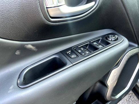 Used 2022 Jeep Renegade Latitude w/ Convenience Group image 6