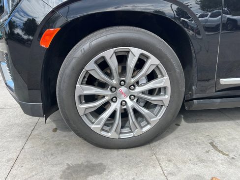 Used 2021 GMC Yukon Denali w/ Denali Ultimate Package image 30