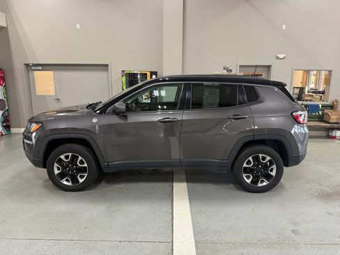 Used 2017 Jeep Compass Trailhawk w/ Leather Interior Group AWD/4WD image 1