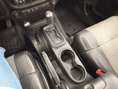 Used 2011 Jeep Wrangler Unlimited Sport image 22