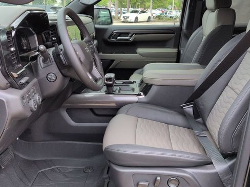 New 2026 Chevrolet Silverado 1500 ZR2 w/ Dark Appearance Package AWD/4WD image 19