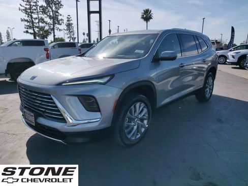 Certified 2025 Buick Enclave Preferred image 4