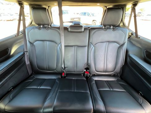 Used 2023 Jeep Grand Wagoneer L Series II image 22