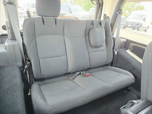 Used 2021 Jeep Wrangler Sport AWD/4WD image 16