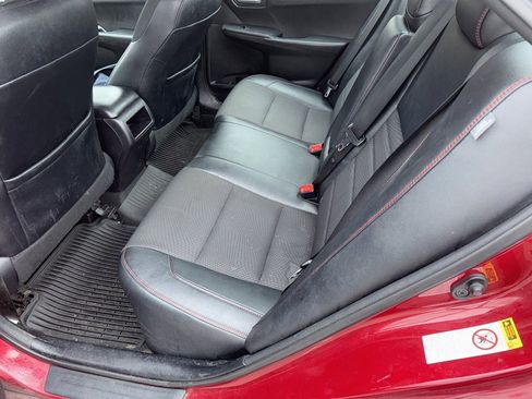 Used 2017 Toyota Camry SE w/ Moonroof Package image 5