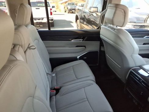 Used 2022 Jeep Wagoneer Series II w/ Premium Group I image 10