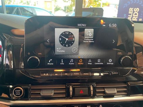 Used 2024 Nissan Pathfinder Platinum AWD/4WD image 34