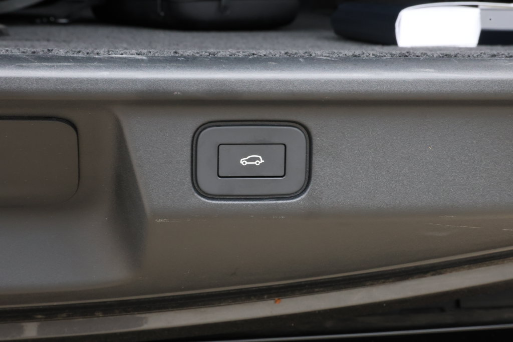 Used 2024 Land Rover Range Rover SE AWD/4WD image 9