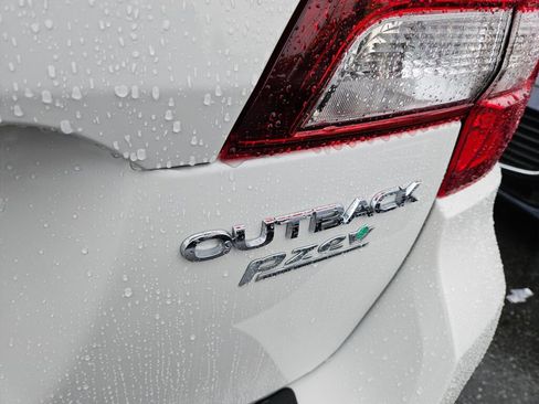 Used 2017 Subaru Outback 2.5i Premium image 10