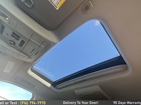 Used 2018 Chevrolet Tahoe LT image 23