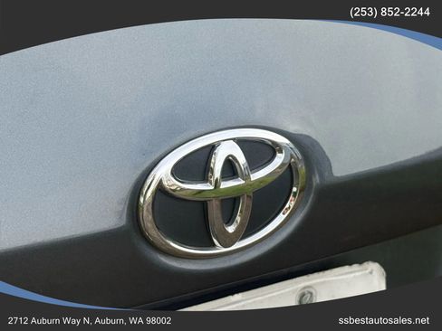 Used 2015 Toyota Corolla LE image 9