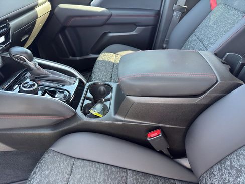 Used 2024 Chevrolet Colorado Z71 w/ Z71 Convenience Package 2 image 14