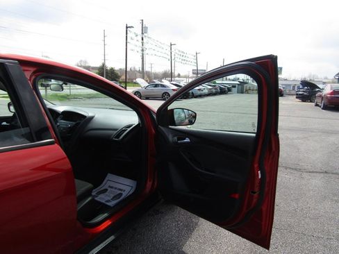 Used 2018 Ford Focus SE FWD image 22