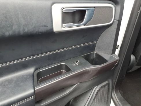Used 2020 Ford Explorer XLT w/ Equipment Group 202A image 23