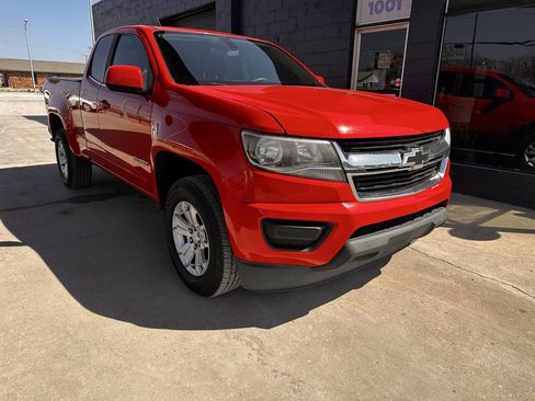 Used 2019 Chevrolet Colorado LT image 2