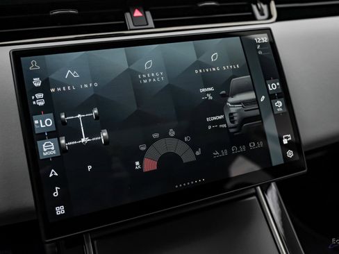 Used 2024 Land Rover Range Rover Evoque Dynamic SE image 62