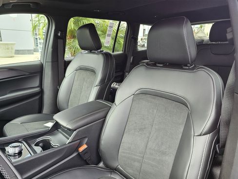 New 2025 Jeep Grand Cherokee L Altitude image 23