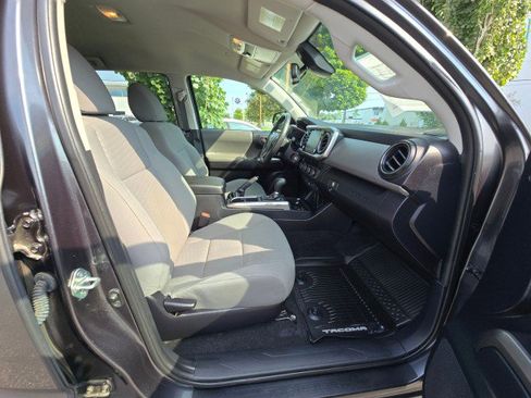 Used 2020 Toyota Tacoma SR5 image 11