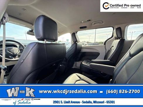 Certified 2023 Chrysler Pacifica Touring-L FWD image 22