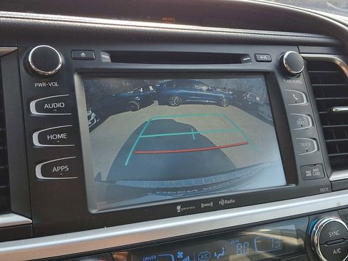 Used 2018 Toyota Highlander XLE w/ Protection Package #3 AWD/4WD image 20