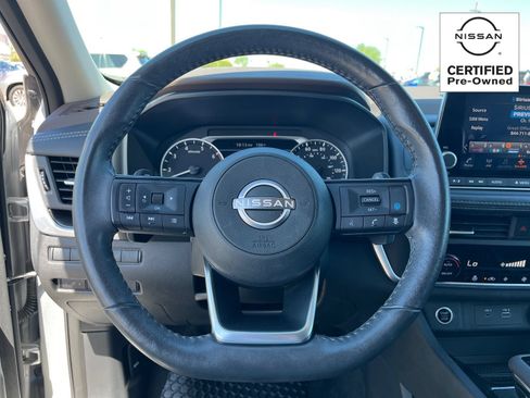 Certified 2023 Nissan Rogue SV w/ SV Premium B Package FWD image 18