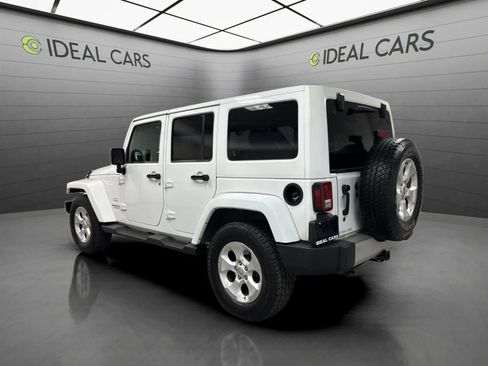 Used 2013 Jeep Wrangler Unlimited Sahara w/ Connectivity Group AWD/4WD image 7